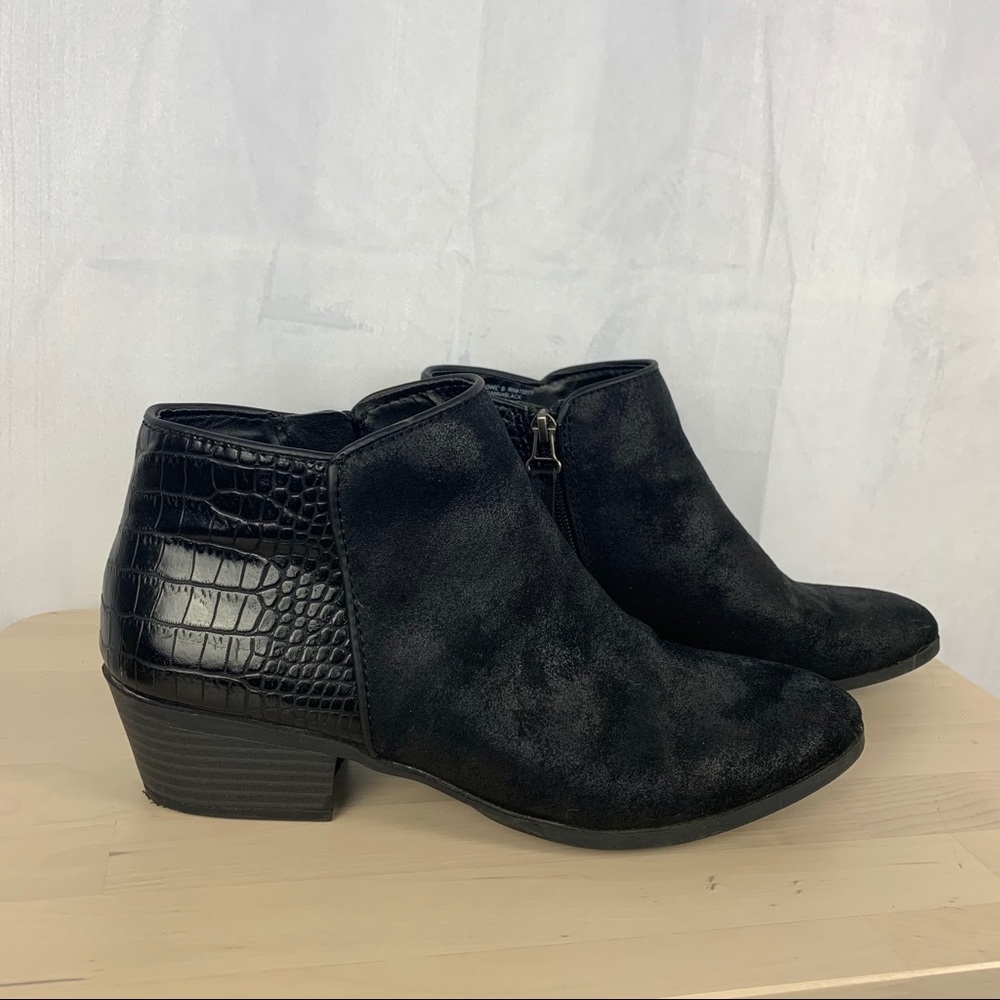 VERA WANG Black Ankle Chelsea Boots Sz 8.5!